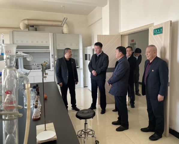 酒泉市政府黨組成員、副市長哈里別克來敦煌種業(yè)調(diào)研指導工作